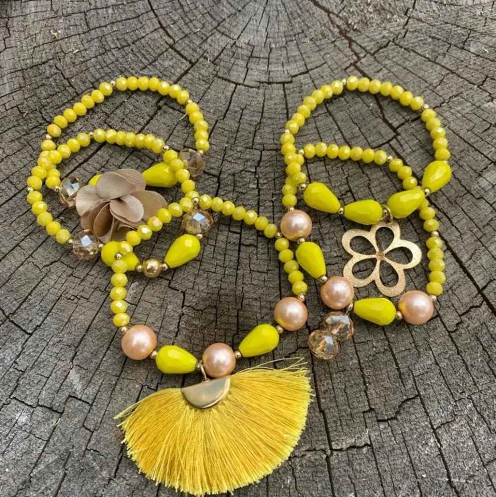 Handmade bracelet, five pieces